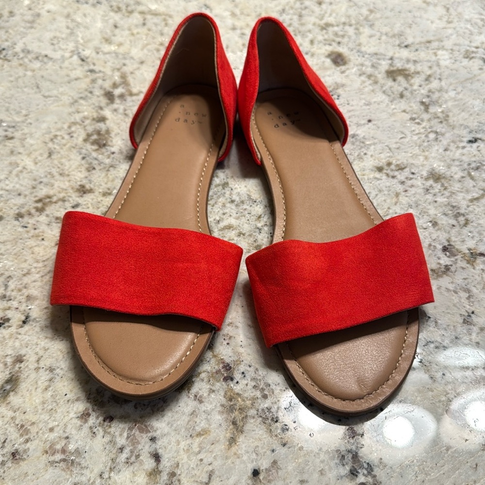 A new day, red flat, sz 7.5
